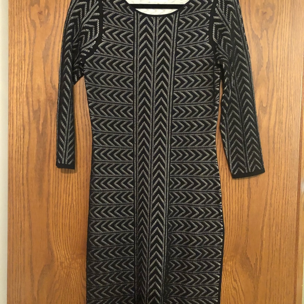 Dress - Picture 6 of 6